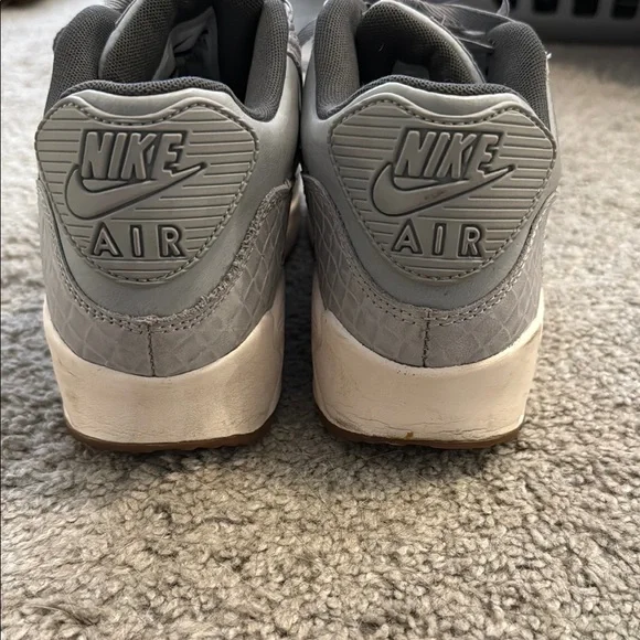 Nike Air Max Gray Sneakers 7.5 - Picture 4 of 9
